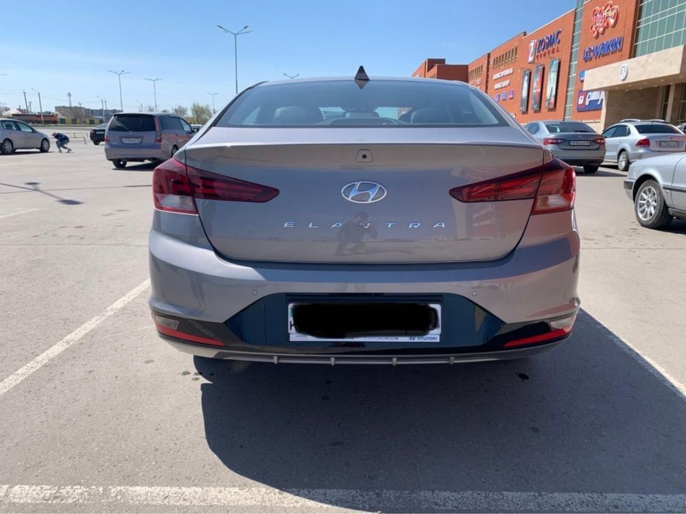 Hyundai Elantra 2019