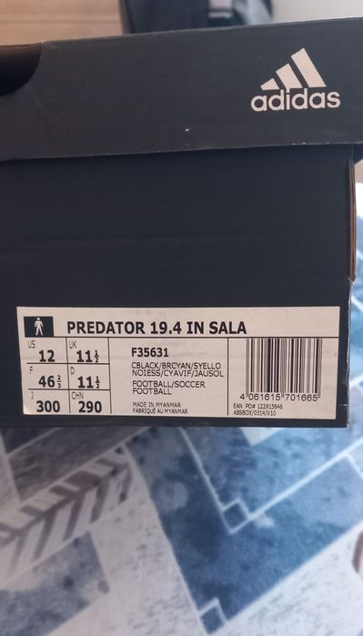 Adidași fotbal/sală nr 46