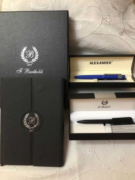 Бизнес аксесоари F. Bartholdi – бележник и химикалки в подаръчни кутии