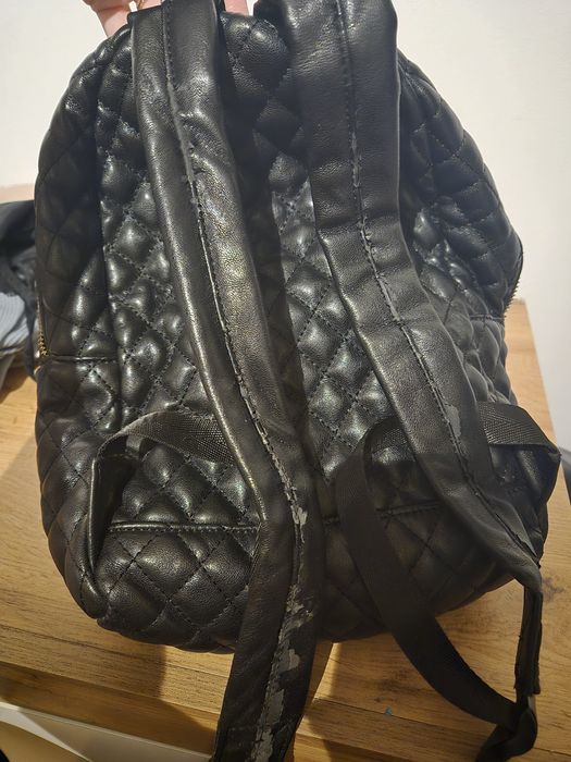 Раница Guess черна