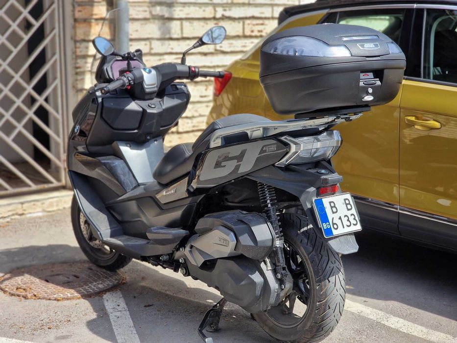 BMW GT400 triple black