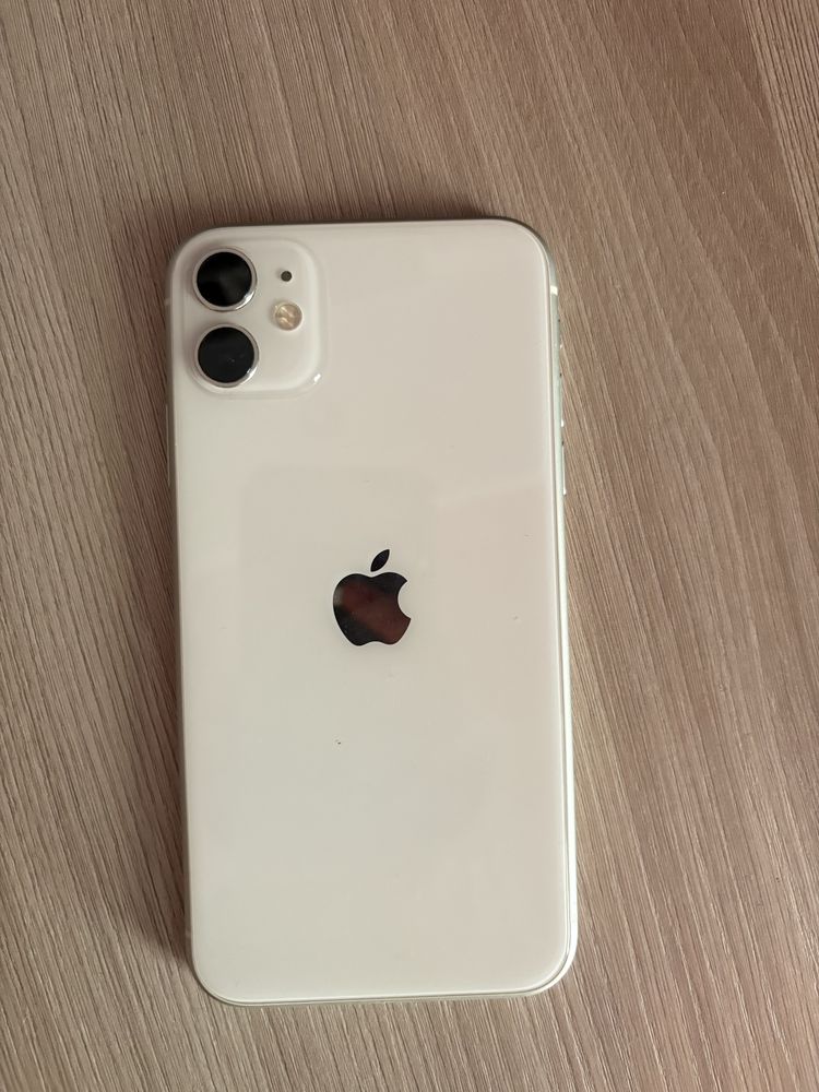 Продаю iphone 11