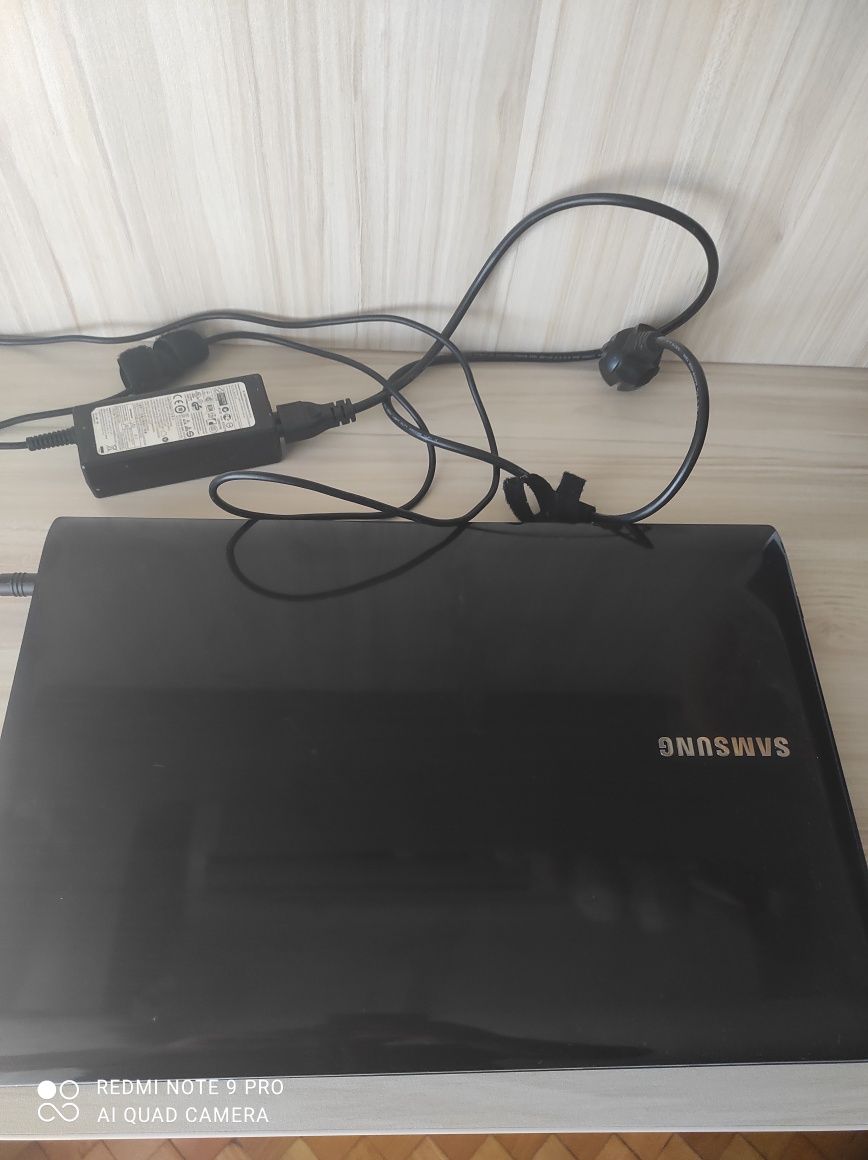 Лаптоп Samsung Q530