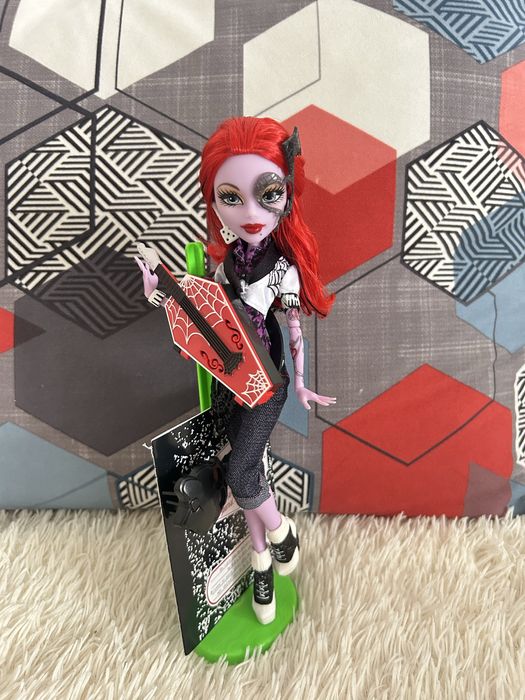 Продаю Монстер хай Оперетта репродукция полный комплект