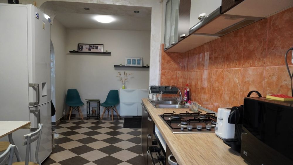 Închiriez apartament 2 camere decomandate zona Manastur pod Calvaria