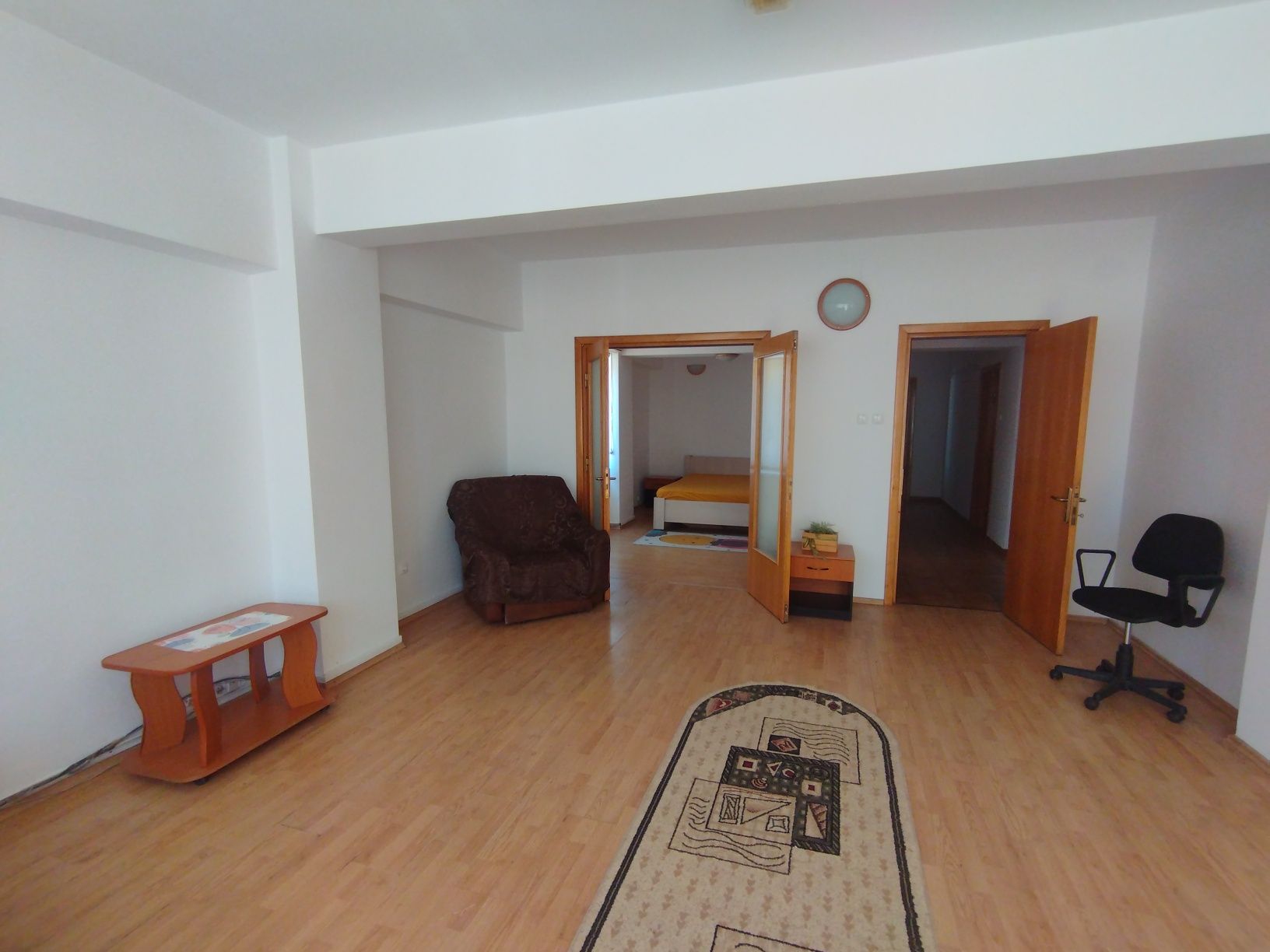 Închiriere apartament sezon