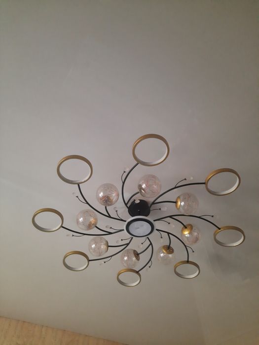 Люстры продам люстру хорошего качества, большой, б/у,