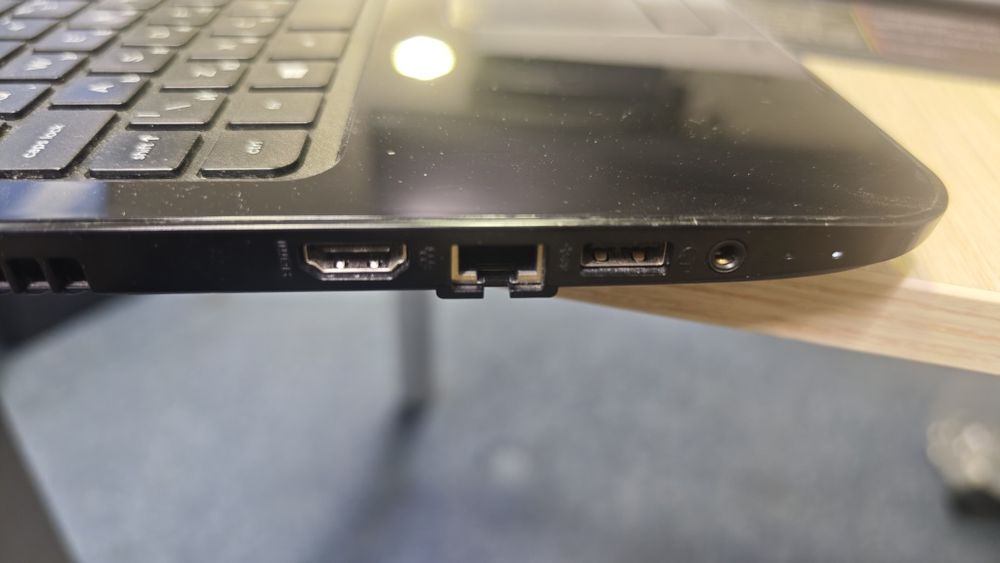 Комплект 3 лаптопа - Toshiba, HP, Fujitso Siemens