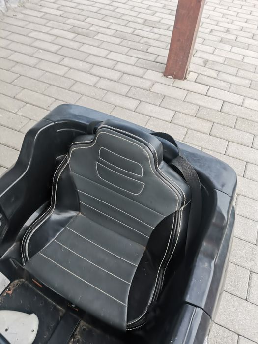 Defect!! Masina electrica cu telecomanda pt copii