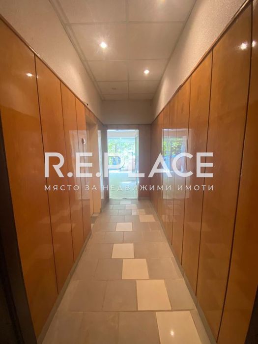 Продава се Четиристаен апартамент в Варна, Колхозен пазар - 110 кв.м за 1171 €/кв.м - Снимка #2