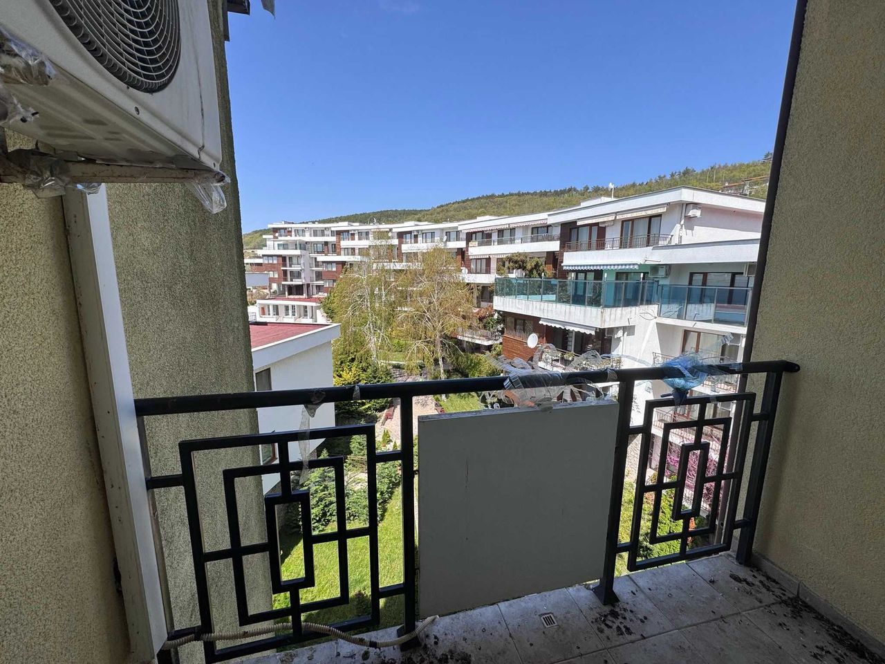 Продава се Двустаен апартамент в к.к. Елените - 52 кв.м за 1212 €/кв.м - Снимка #9