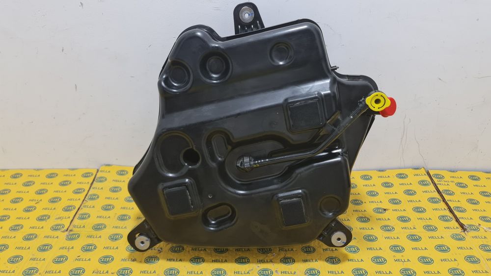Rezervor vas aditiv adblue SCR BMW 5 G30 G31 6 G32 7391919