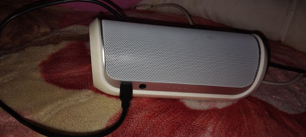 Boxă jbl Filip mi adato cineva și nam ce să fac cu ia