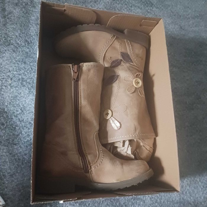 Cizmulite  piele fetiteNEXT,neinblanite, 16.9cm, primavara-toamna