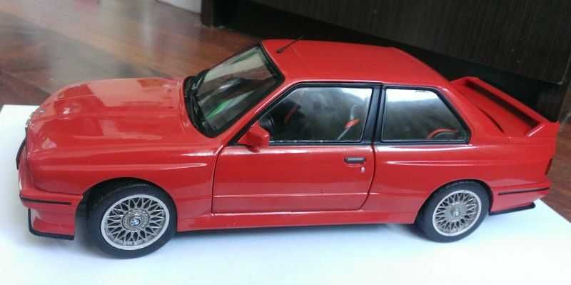 Macheta BMW M3 E30 EVO 'ursulet' rosu 1991 - Solido 1/18