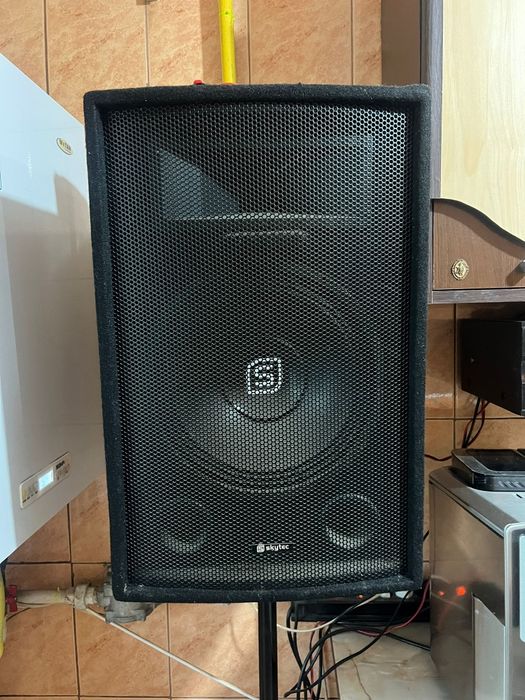 De vânzare Boxe si stație .