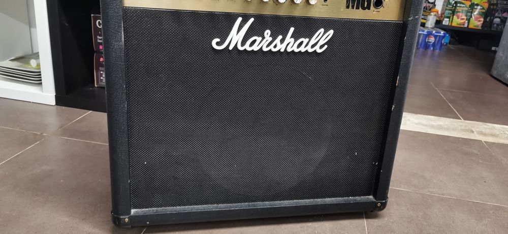 Statie chitara Marshall mg100fx
