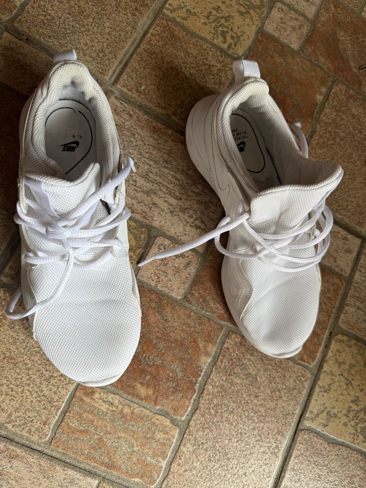 Дамски маратонки Nike