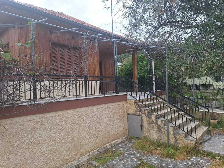 Къща на 300 метра от плажа - Аспровалта