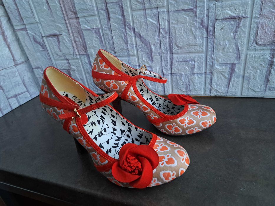 дамски обувки на токче Ruby Shoo номер39,Нови!