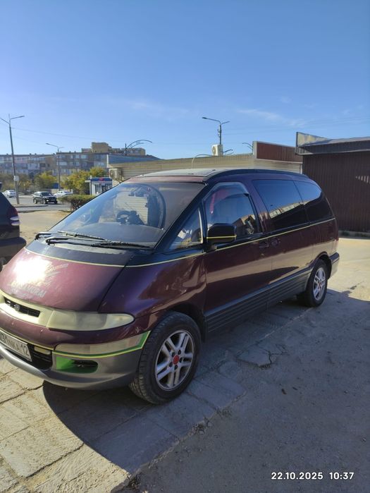 Автомобиль Tayota Estima