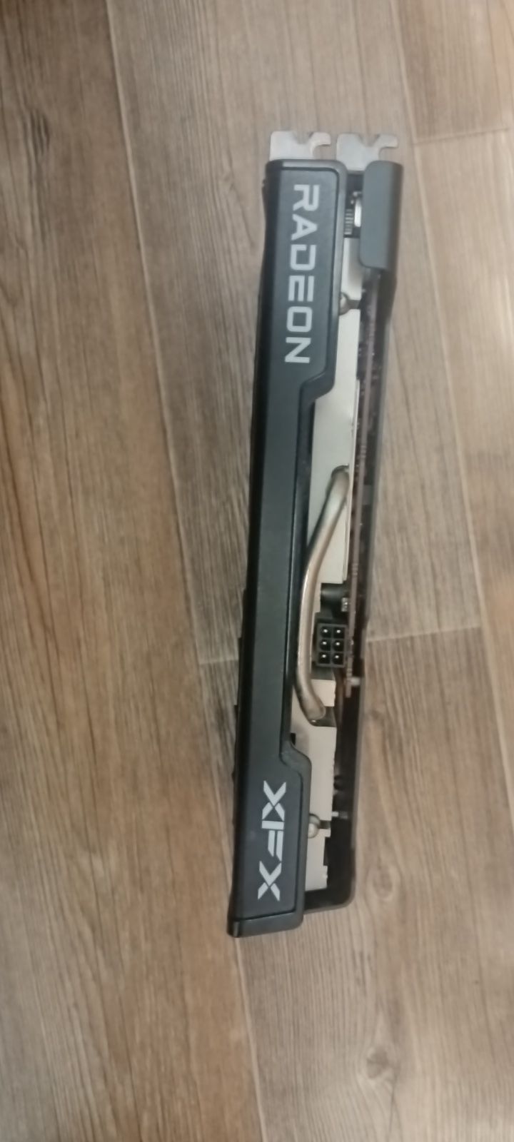 Продаю видеокарту rx6500xt 4gb radeon xfx