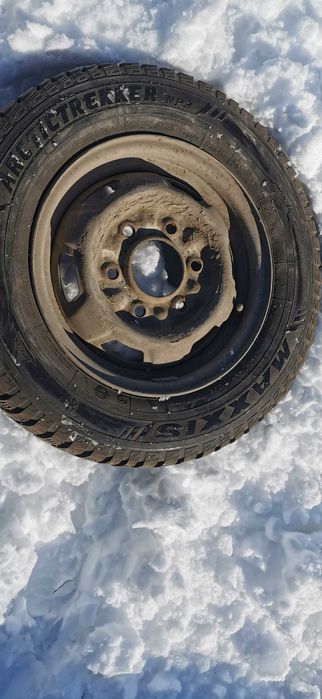 Продам зимние шипованные шины 185\70 R14
