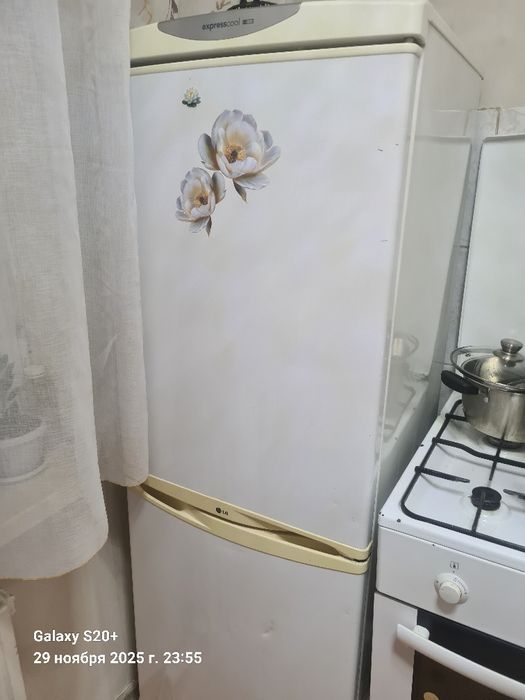 Продам холодильник LG