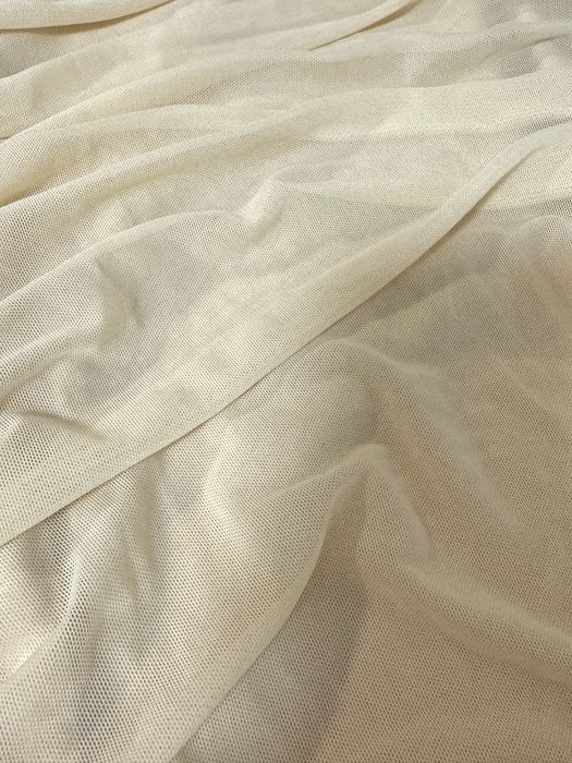 Светлобежова рокля