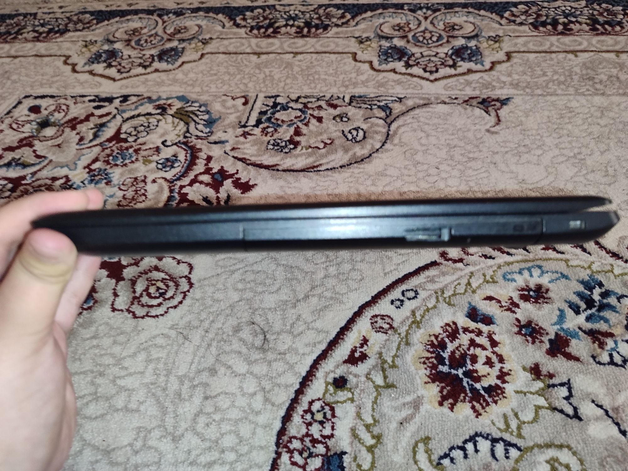 Notebook sotiladi