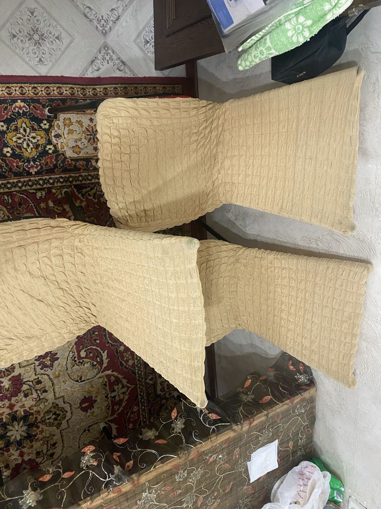 Стулья в количестве 5 шт