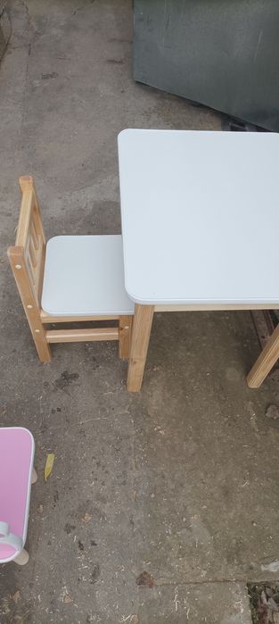 Скидки на детскую мебель стол +стул 450.000