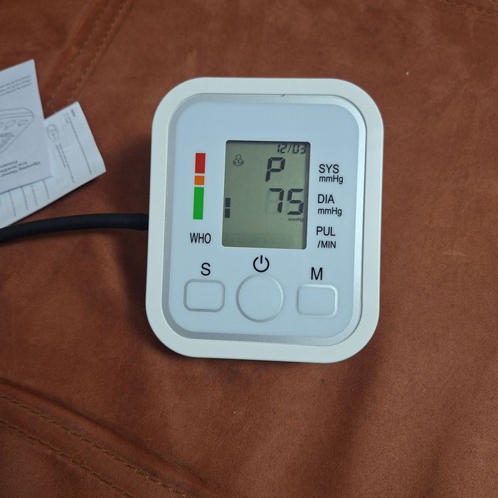 Aparat de luat tensiunea cu baterii