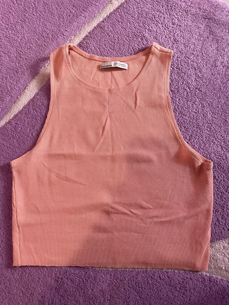 Потници от Pull and Bear и Shein