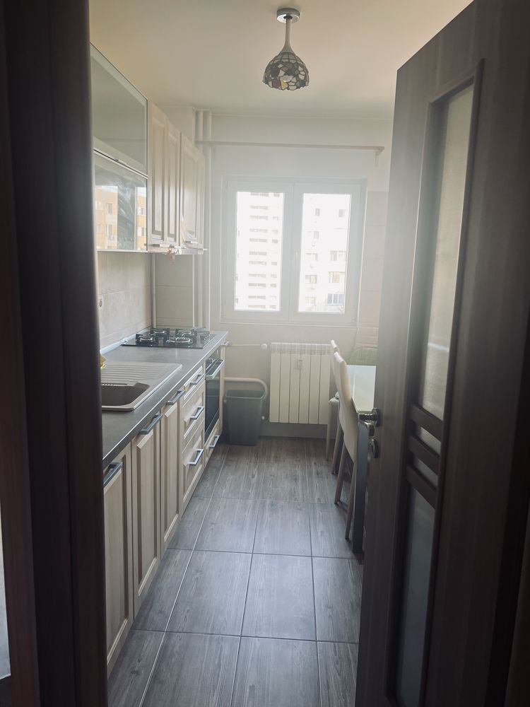Inchiriez apartament