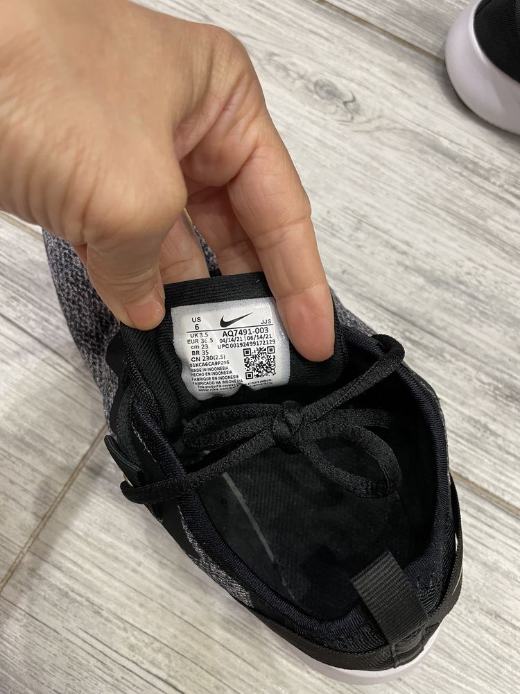 Маратонки Nike. Подходящи за тренировки в зала.