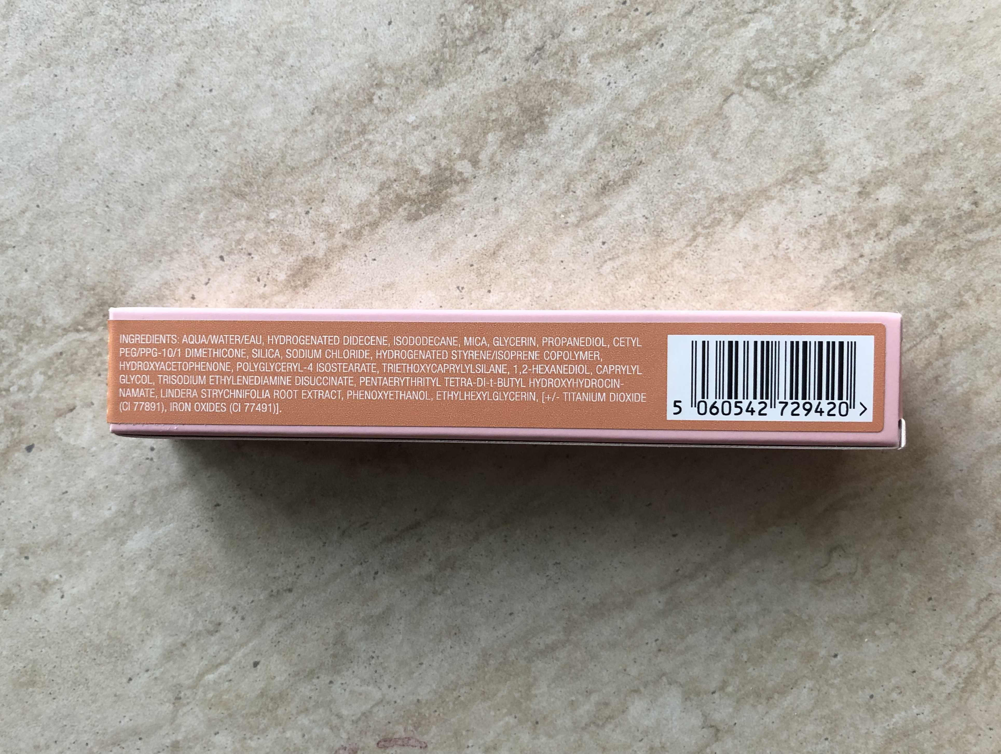 Нов хайлайтър Charlotte Tilbury Beauty Light Wand