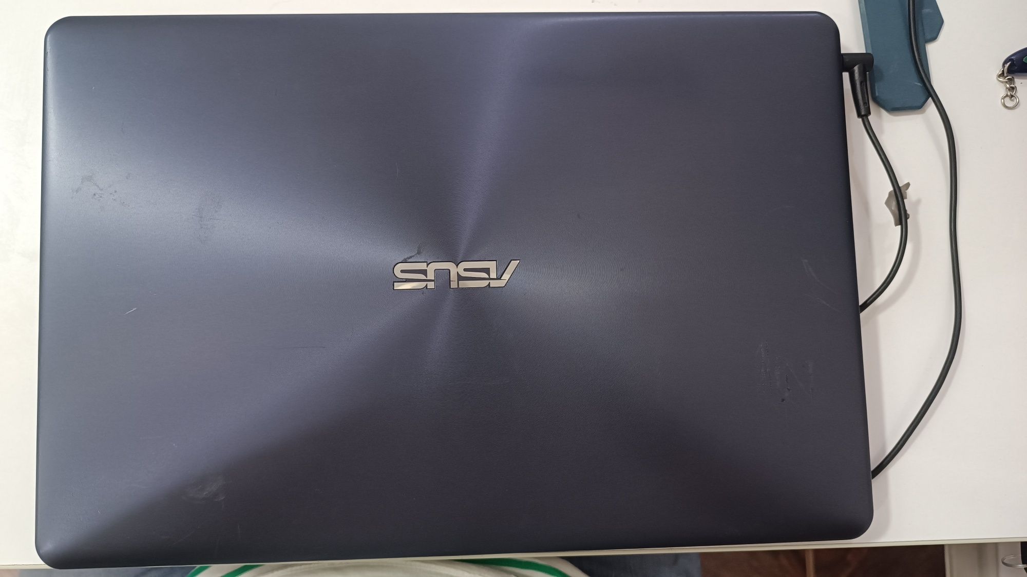 Asus vivobook ноутбук сотилади