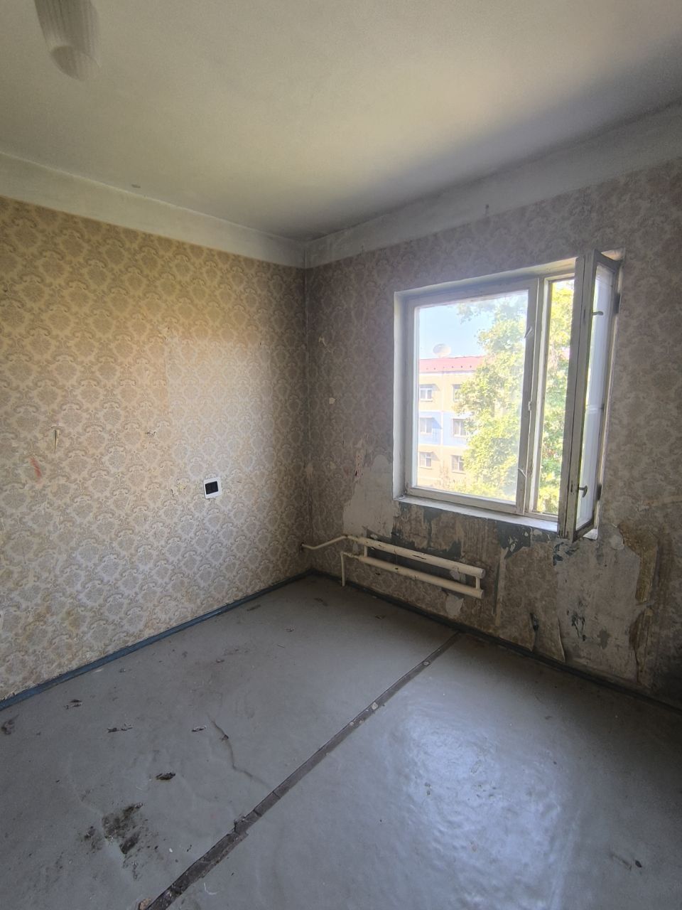 Срочно продаётся своя 4х-комн квартира. Сергели 4 ( начало) 92 м²
