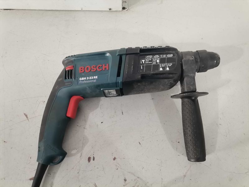 Перфоратор - Bosch 110 V / 650 W