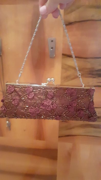 Vand  gentuta  de  ocazie cul.ciocolatie