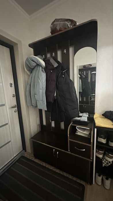 Срочно Продам шкаф для  прихожей