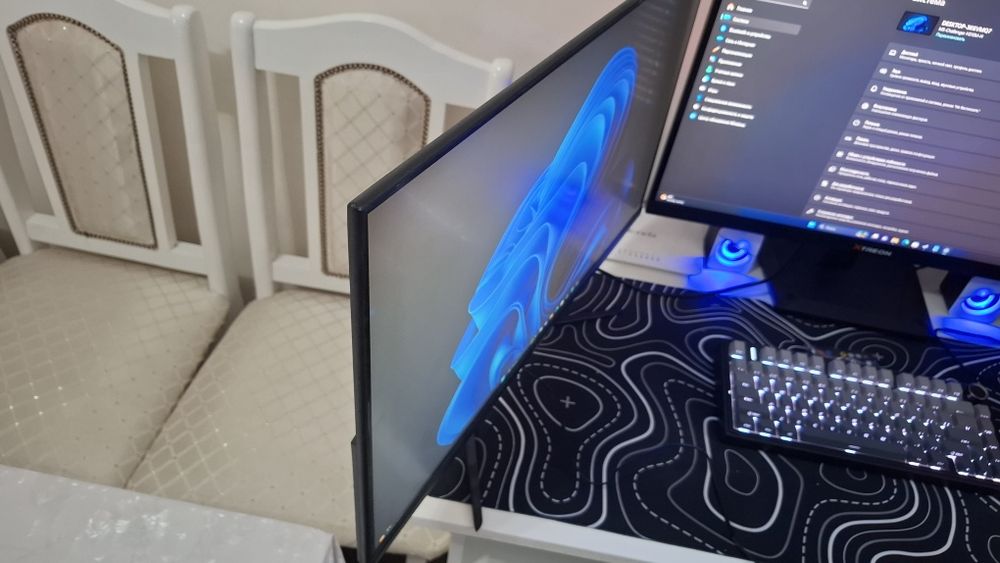 Продаю манитор новый