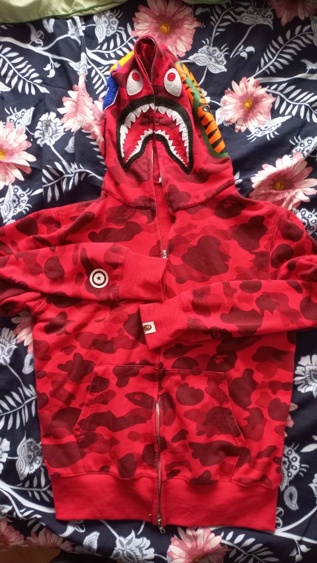 Hanorac bape rosu