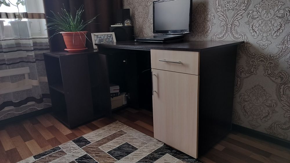 Компьютерный стол!