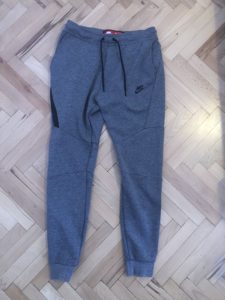 Nike Tech Fleece Мъжко Долнище Размер S