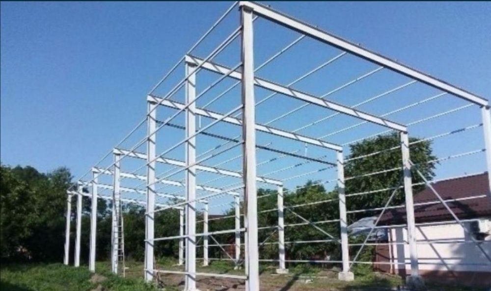 Vând structura metalică 10x25