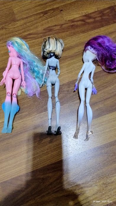 Păpuși monster high și Royale high