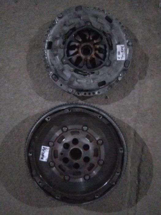 Kit Ambreiaj cu Volanta Masa Dubla Volkswagen Touran 1.9 tdi BKC