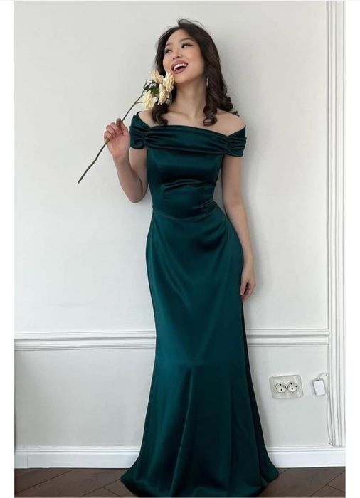 Продам атласное платье